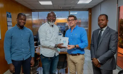 sensibilisation-sur-le-code-ethique-du-groupe-remise-symbolique-du-code-ethique-aux-personnes-et-entites-cle-de-foxtrot-seci